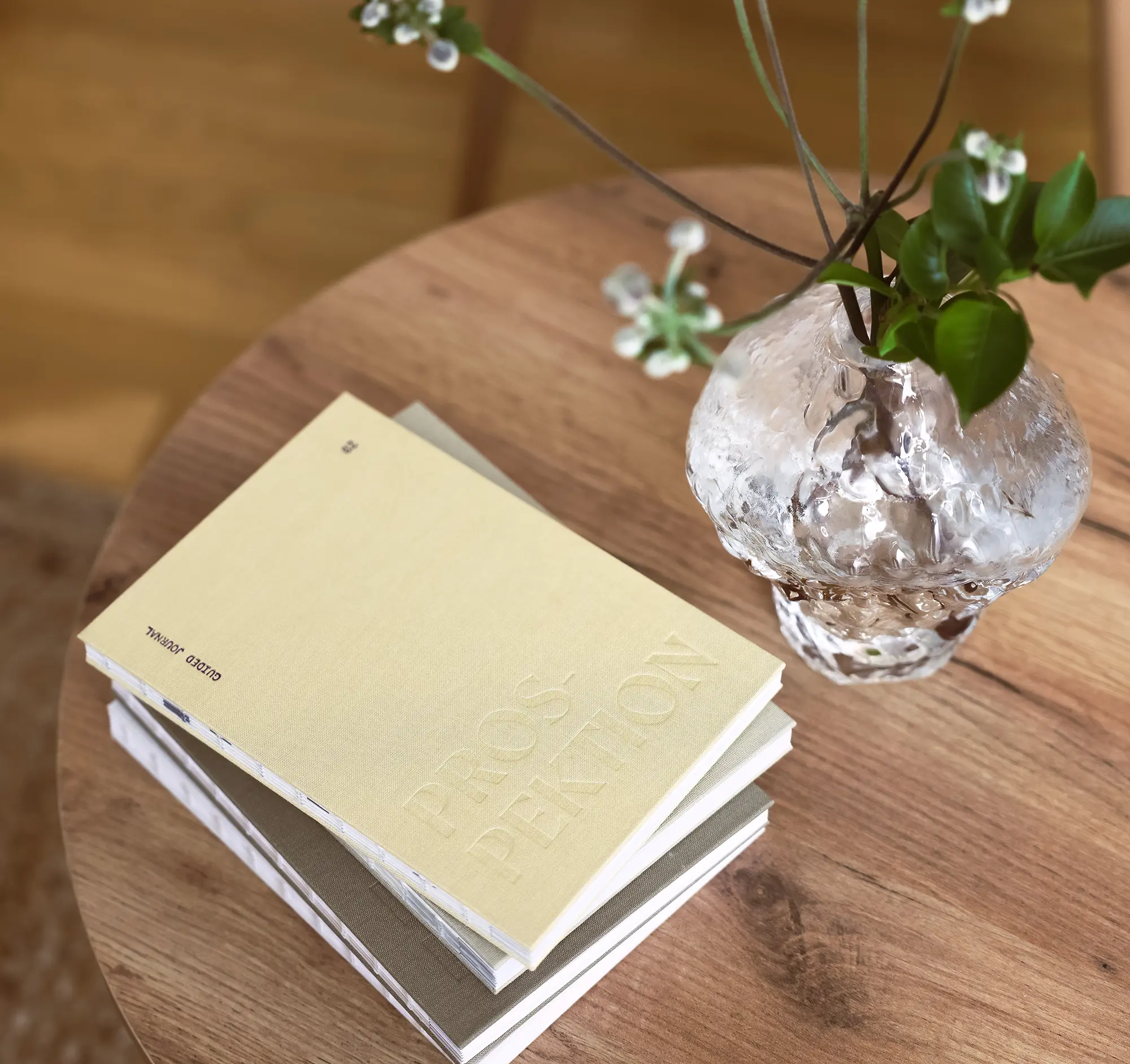 Guidede journals til personlig udvikling er en gul journal 'PROSPEKTION' 